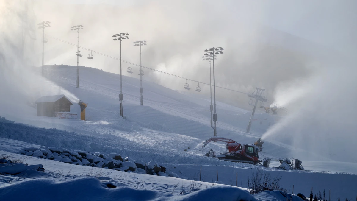 Снігові гармати використовуються для підготовки гірськолижних трас і трамплінів