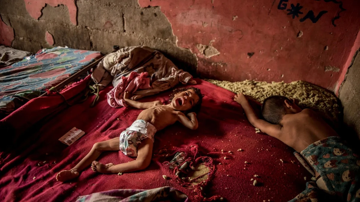 Під час президентської кризи 2018-2019 років Мадуро наказав закрити кордони і не пропускати гуманітарну допомогу. Тисячі дітей померли від недоїдання та недуг.