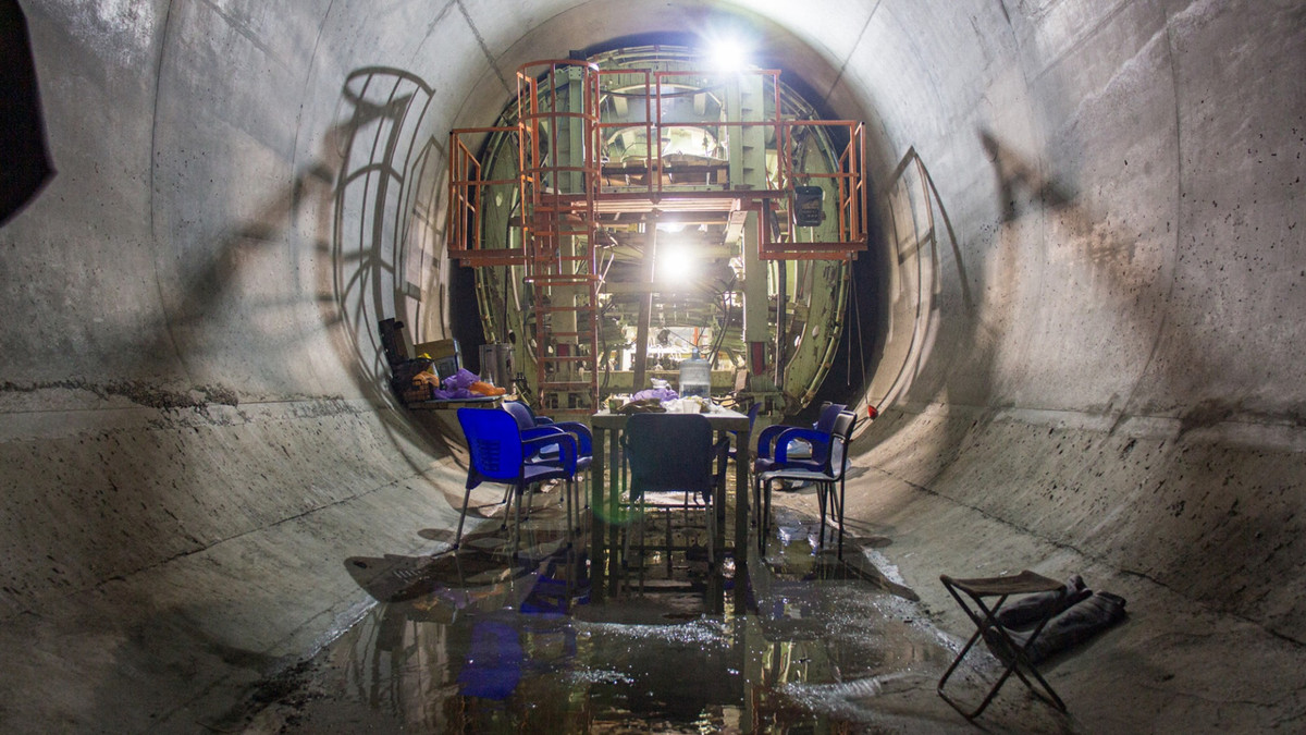 Строительство трех станций метрополитена в Днепре остановилось