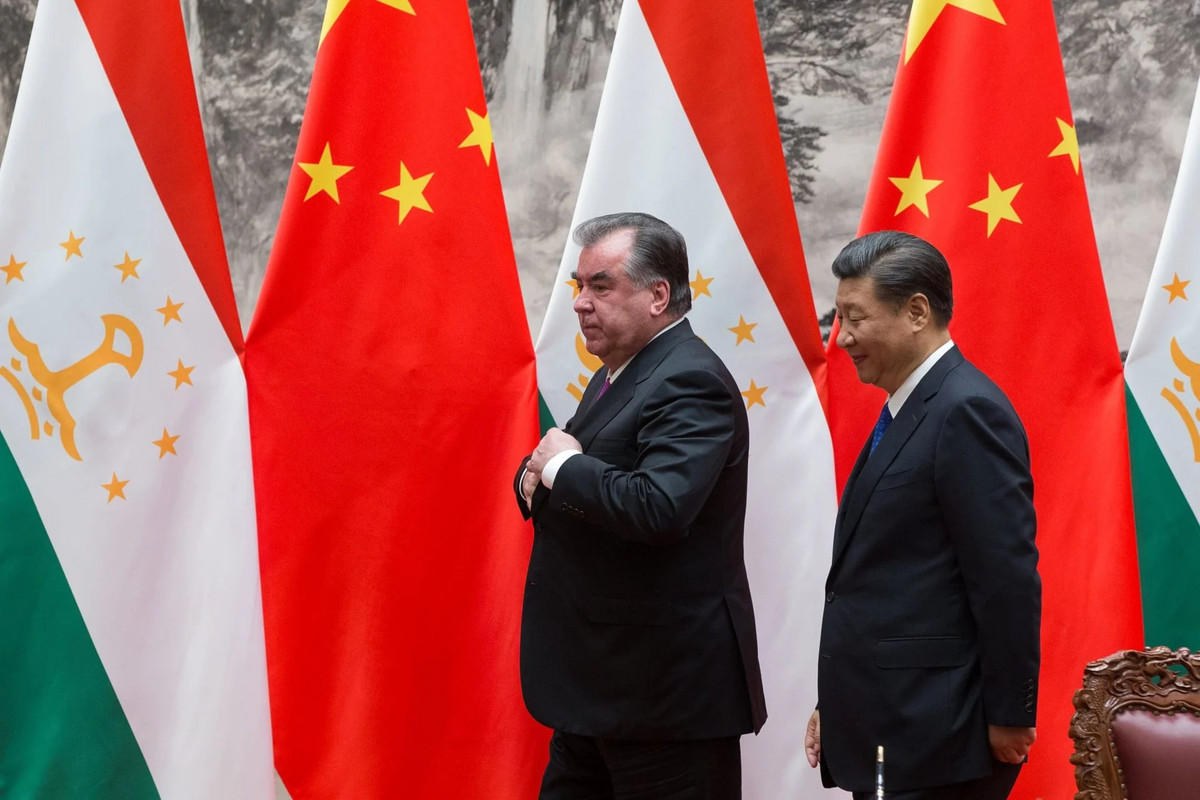 Президент Таджикистану Емомалі Рахмон з лідером КНР Сі Цзіньпіном