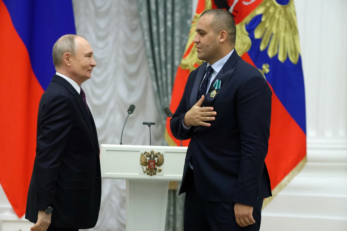 Путін вручає Кремльову Орден Дружби, 22 квітня 2026 року