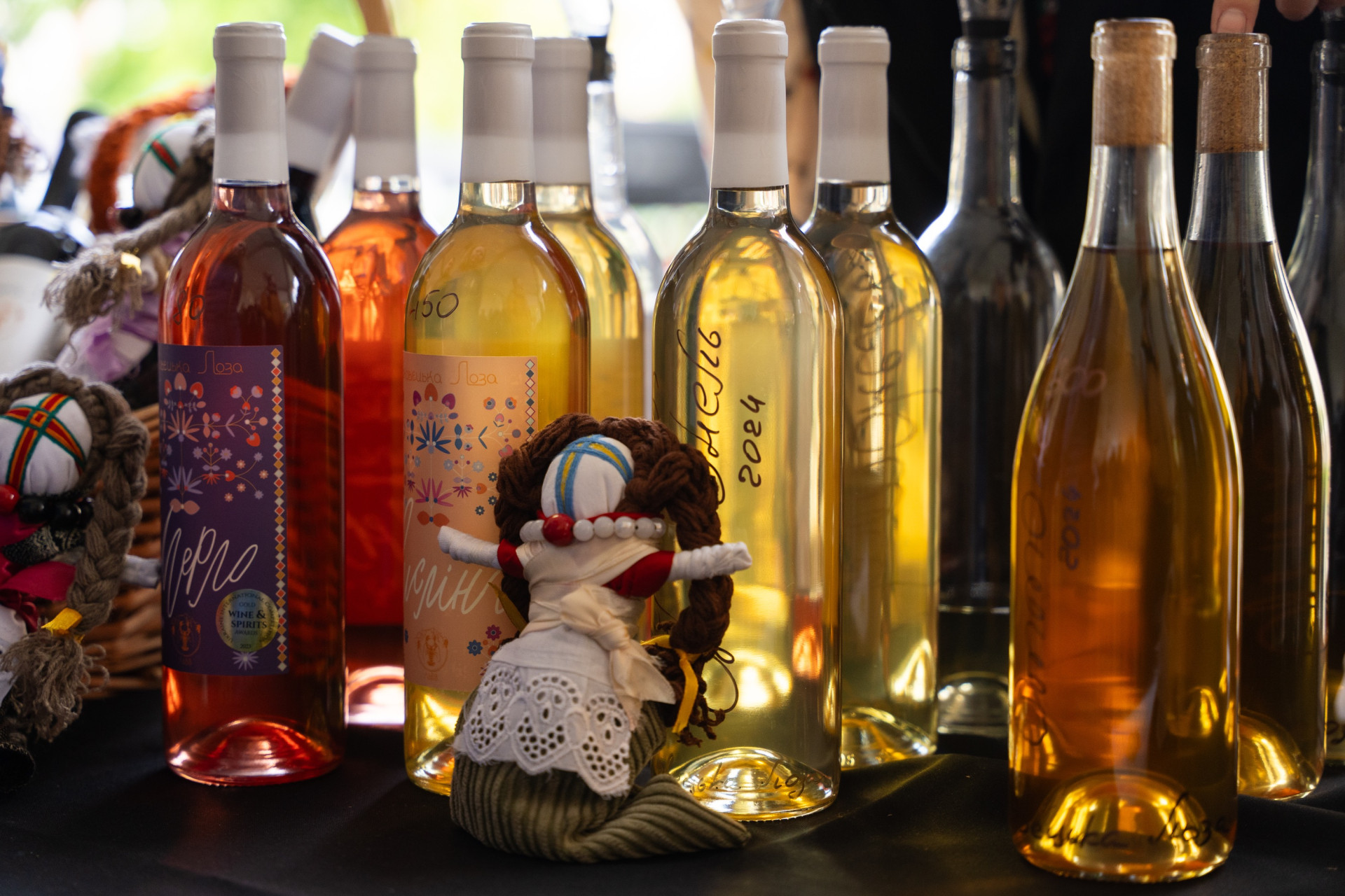 Подружжя виробляє вина з тих самих сортів винограду, але в різній стилістиці