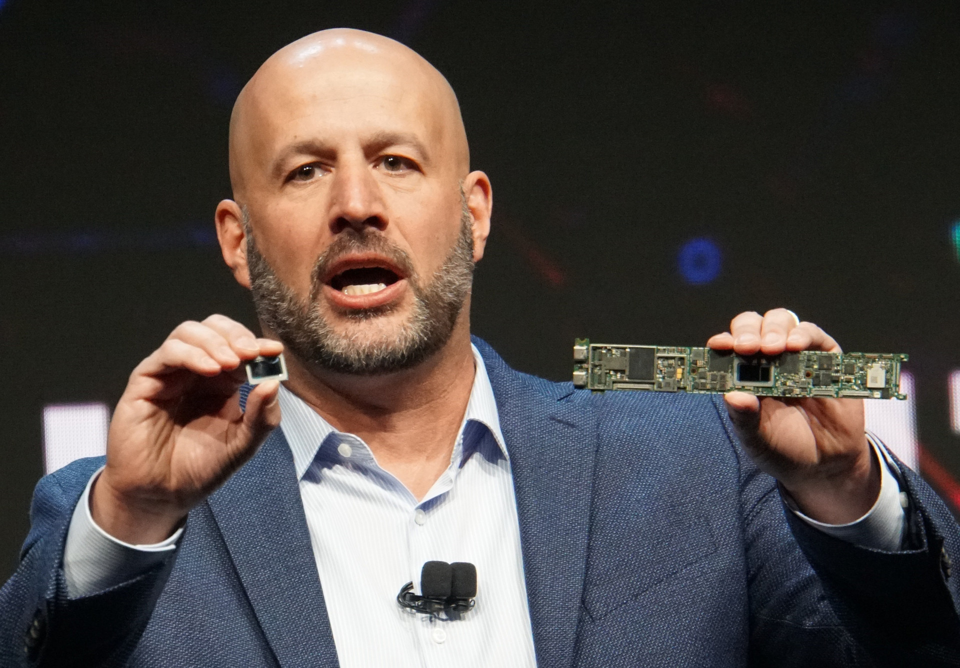 Intel пытается отыграть упущенное, но выйти из кризиса пока не получается