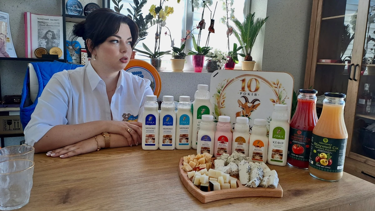 Молоко и йогурты Зинка разливают в бутылки уникальной формы