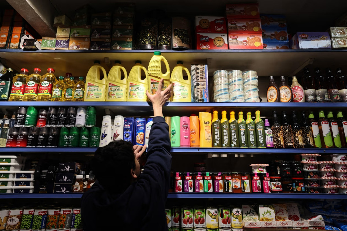 Обвал ріала та стрімке подорожчання базових продуктів спровокували протести в Ірані