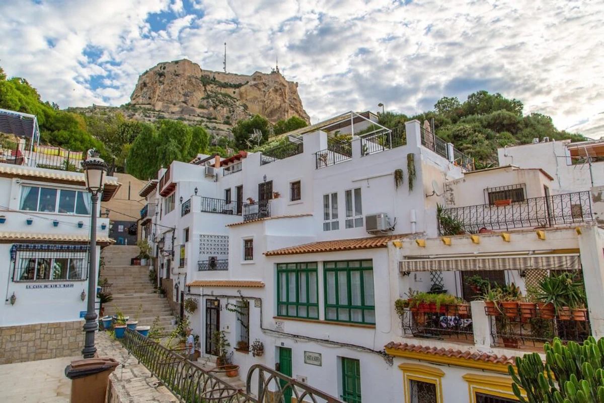 Купуючи квартири на півдні Іспанії, поляки прагнуть втекти від прохолодних зим