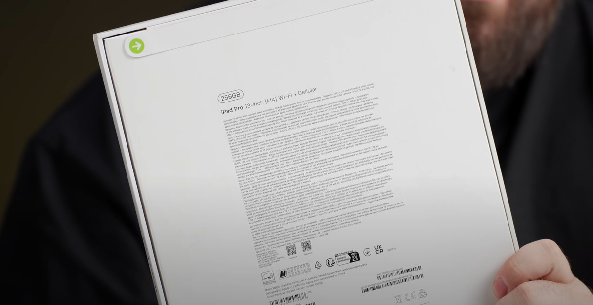 Скриншот из видео коробки с маркировкой украинского импортера