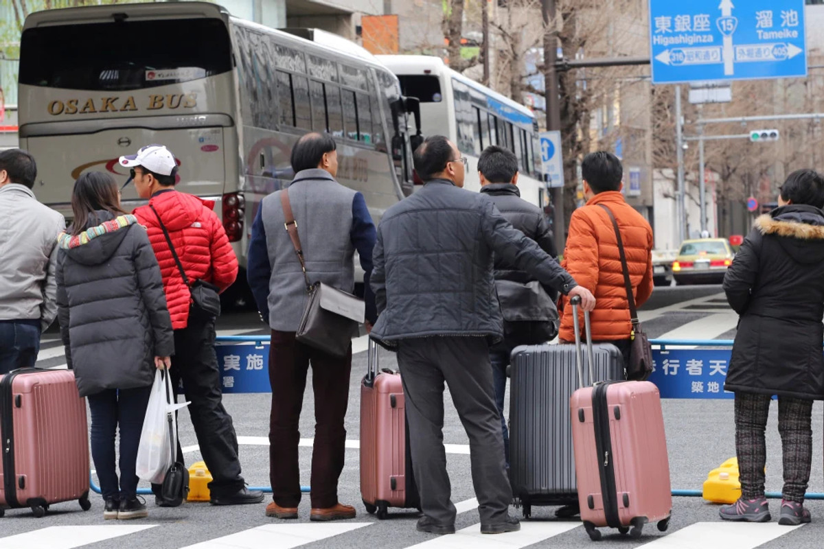Китайські туристи починають бойкотувати Японію, сектор очікує до 1 млрд дол. збитків