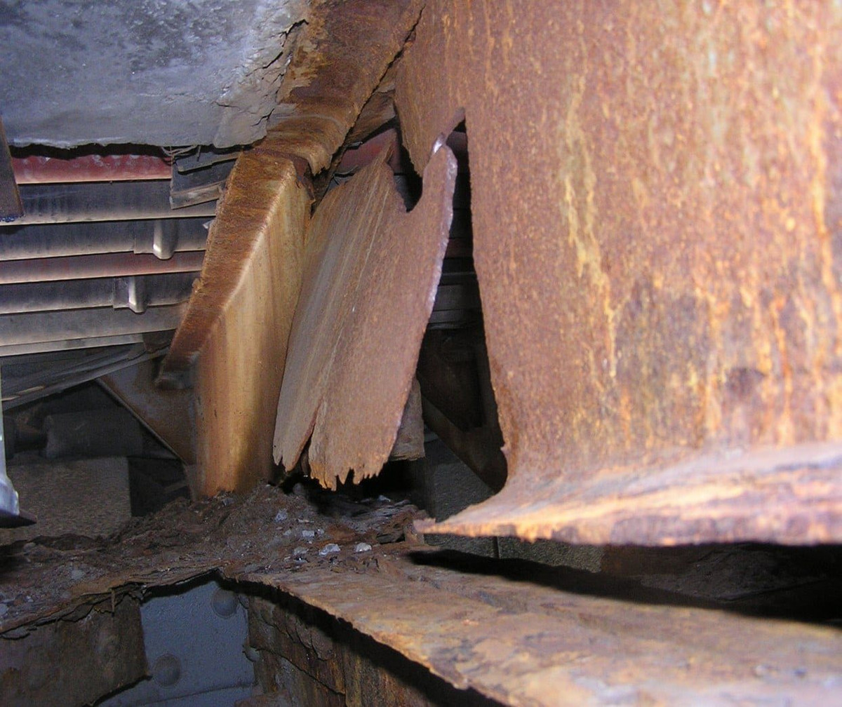 Последствия коррозии всех металлических конструкций моста Патона