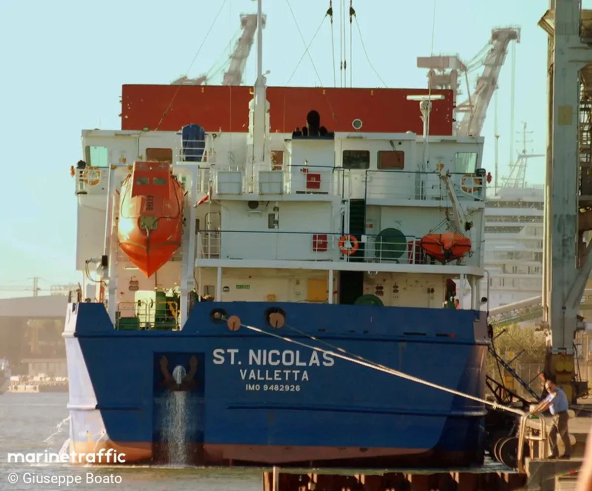 Российский корабль SV.NIKOLAY