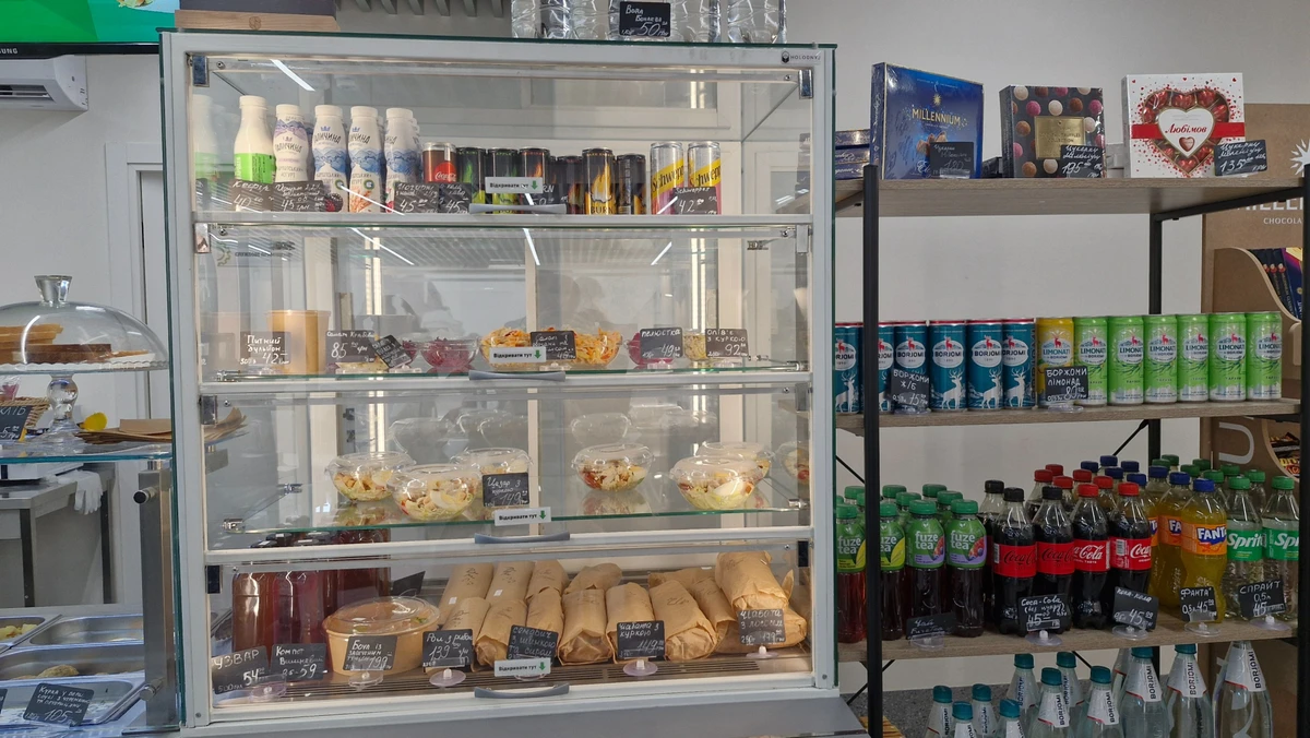 Кафе в Институте травматологии и ортопедии до и после появления FoodieSpace