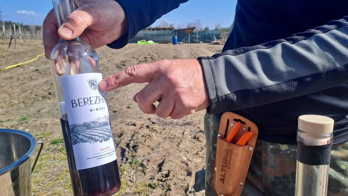 На етикетках Berezhnyi Winery – зображення недавно збудованої виноробні, яка ще потребує ремонту