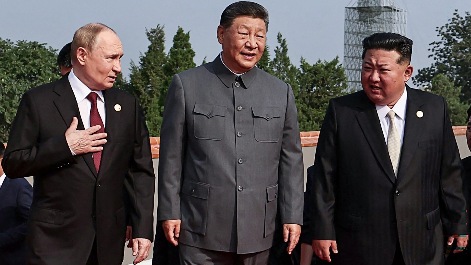 Си, Путин и Ким Чен Ын на параде в Пекине