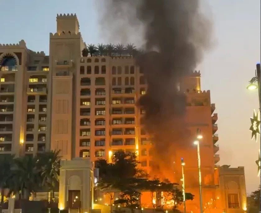 Пожежа в районі, де розташований п'ятизірковий готель Fairmont The Palm в Дубаї