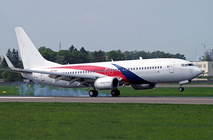 Boeing 737-800 компании SkyUp с ливреей малазийских авиалиний